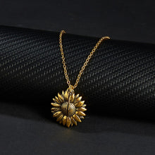 Lade das Bild in den Galerie-Viewer, Golden Ray Necklace
